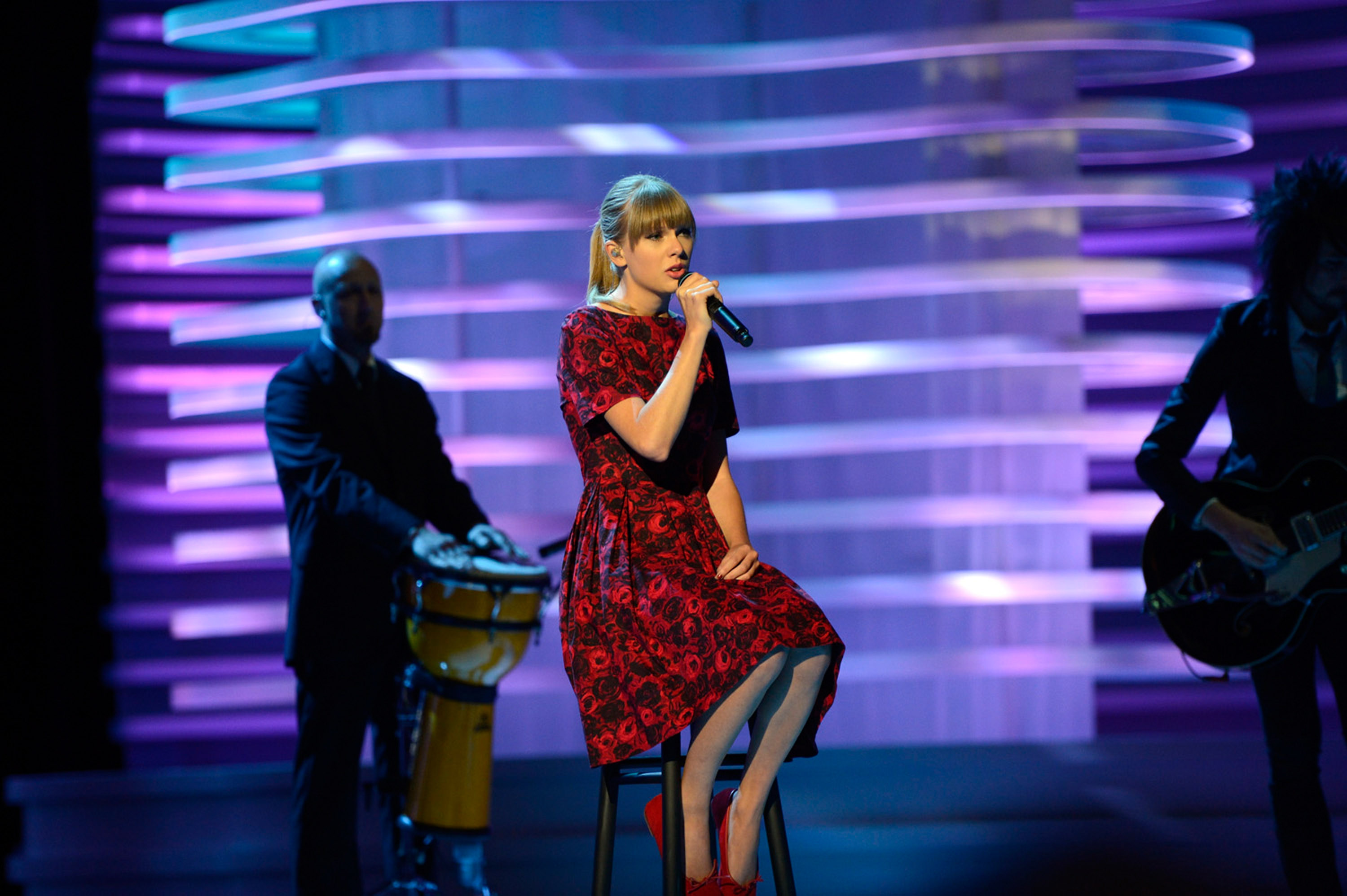 http://www.taylorpictures.net/albums/app/2012/standuptocancertelethon/002.jpg