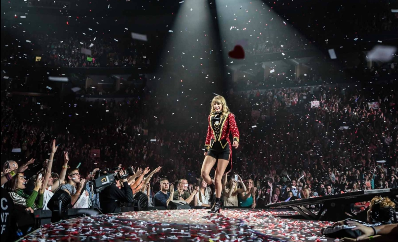 http://www.taylorpictures.net/albums/concerts/2013/redtour/promotionals/001.jpg