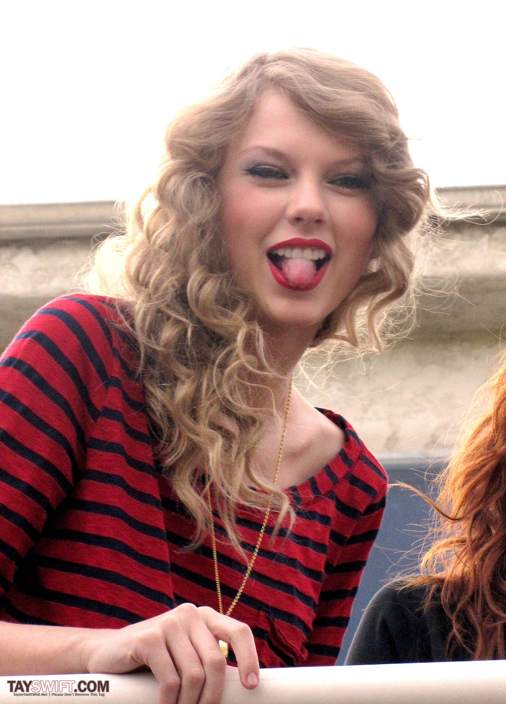 Taylor swift tounge