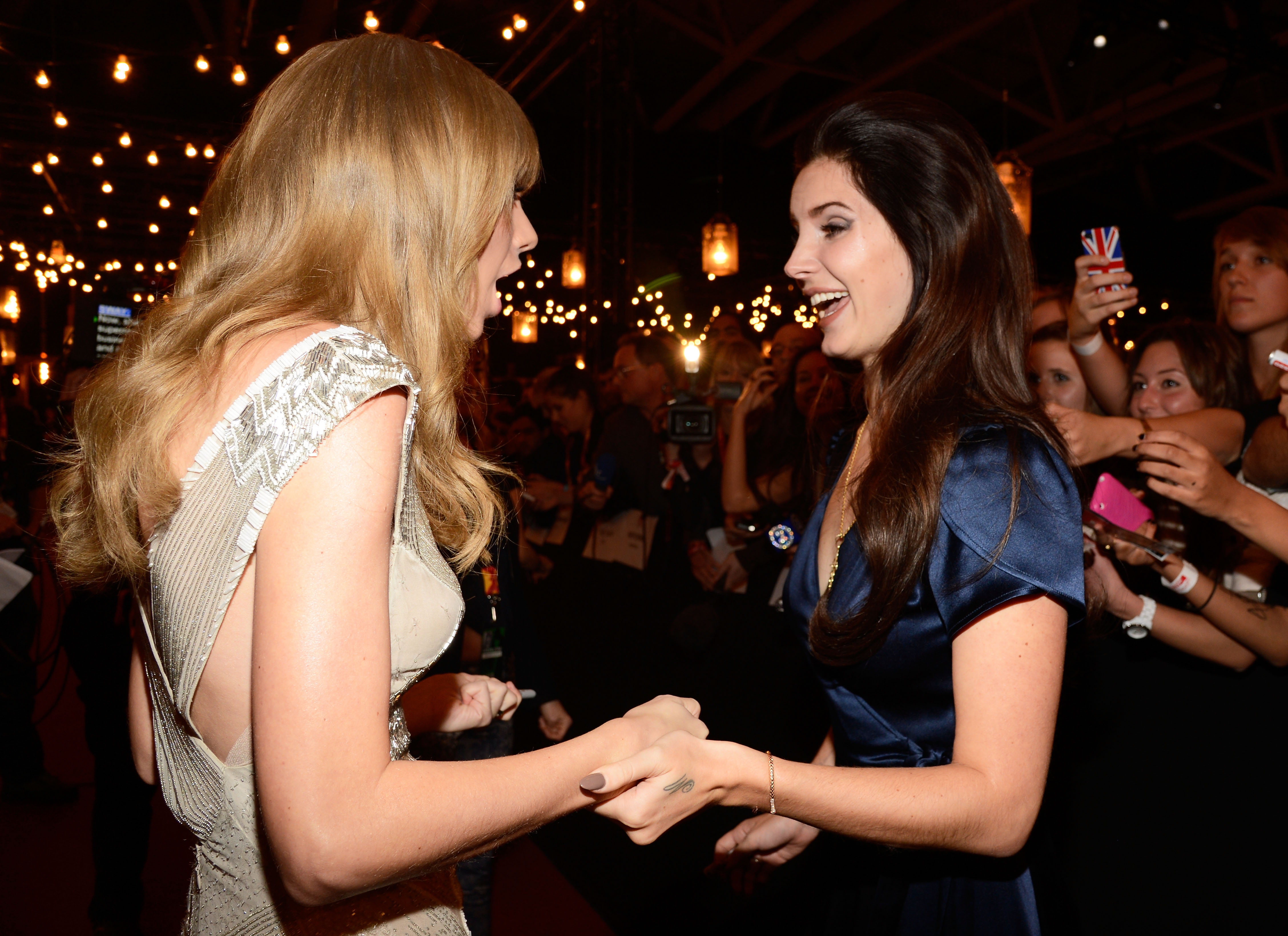 Без награды не останется. Taylor Swift and Lana del Rey.