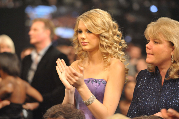 taylorweb081.jpg