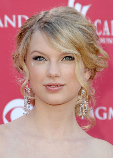 taylorweb0103.jpg