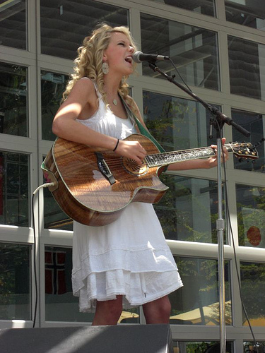 taylorweb095.jpg