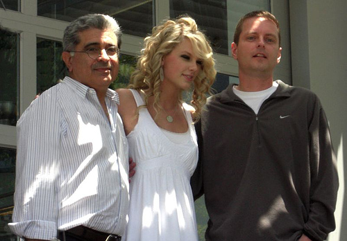 taylorweb125.jpg