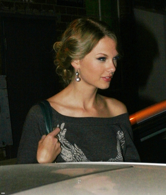 HQ
