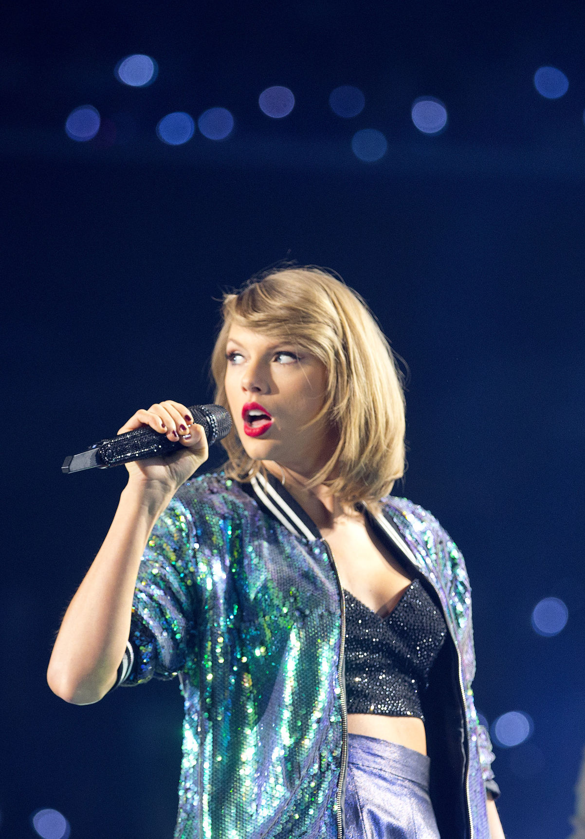 October 21 Greensboro, North Carolina 024 Taylor Swift Web Photo Gallery Your online