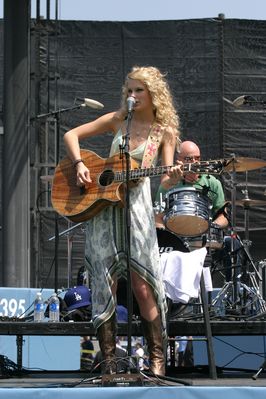 HQ
